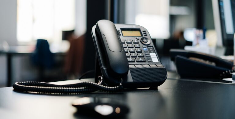 To, co kiedyś pomagało, dziś może cię zatrzymywać. O sile nawyków w komunikacji i pracy